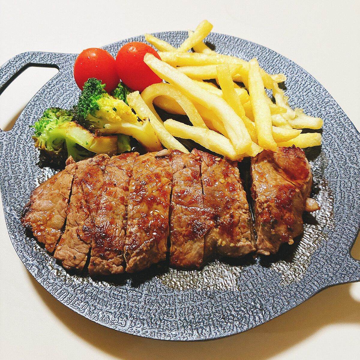 マルチグリドルで焼いたステーキ