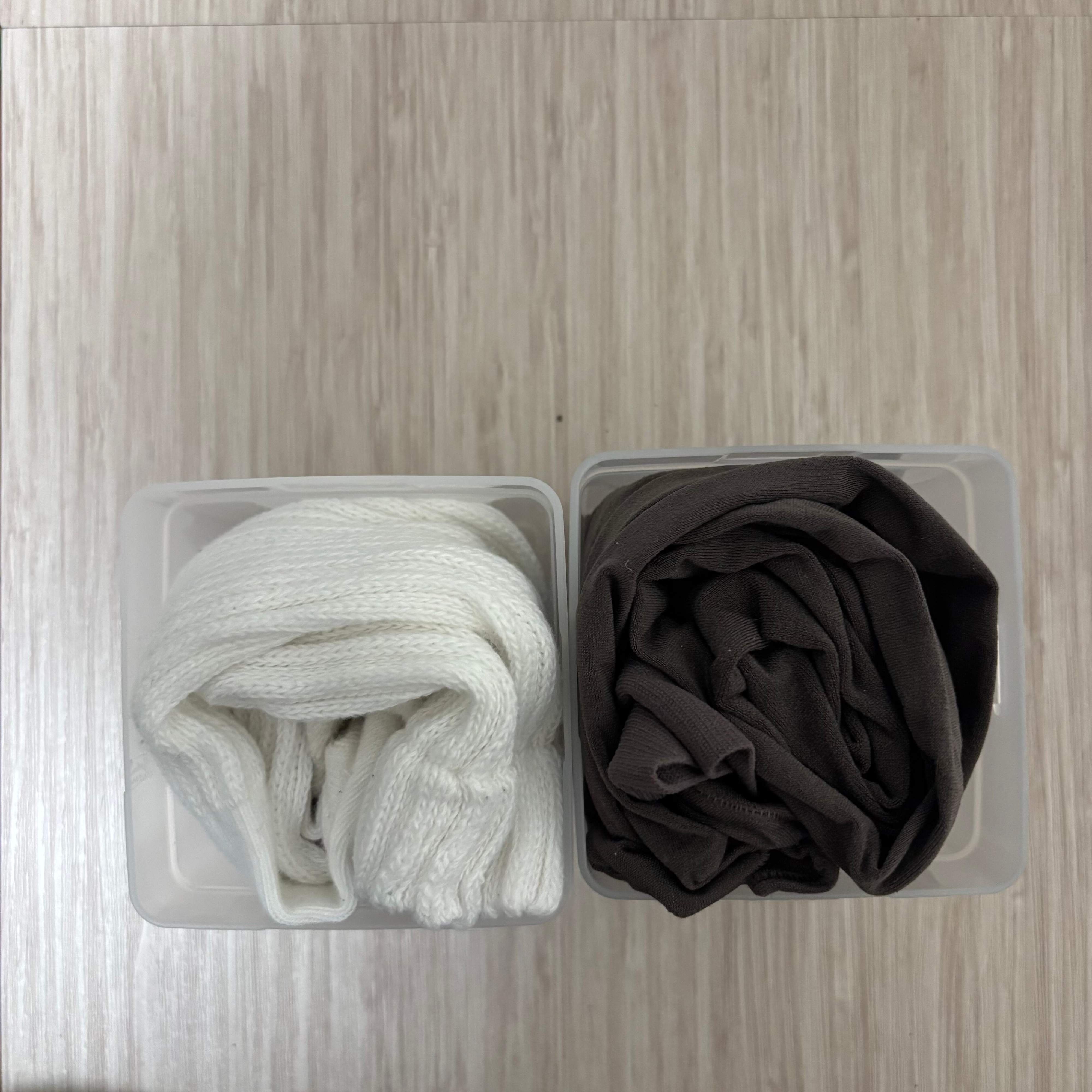 Lサイズにタイツと靴下を収納したところ