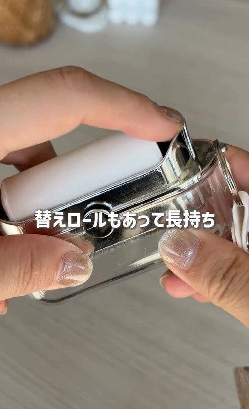 コロンとした可愛いサイズ感!「取り替え式2wayほこり取り」