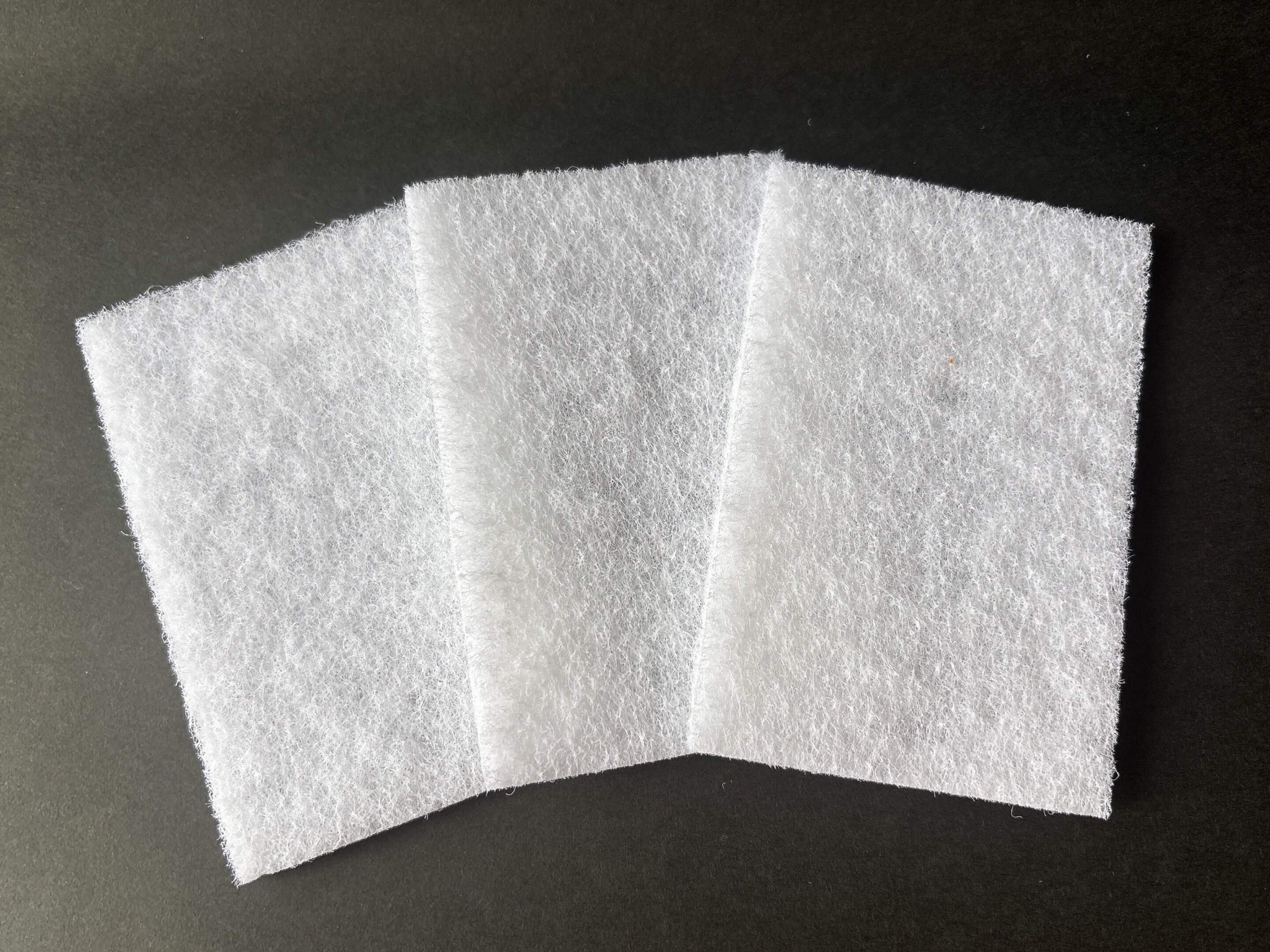 ダイソー水で泡立つ不織布クリーナー