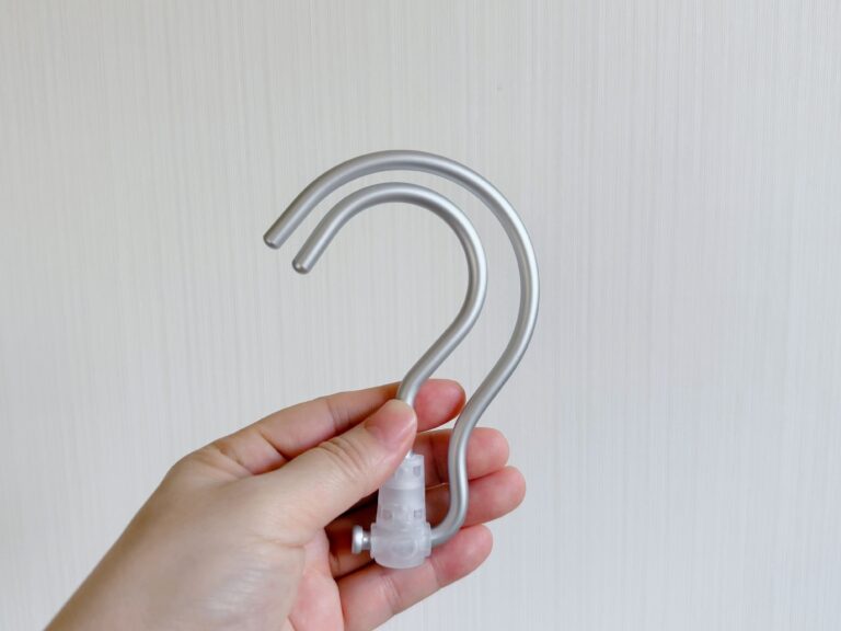 飛ぶように売れてる【ダイソー】「進化したS字フックがすごい！」超優秀人気グッズ3選
