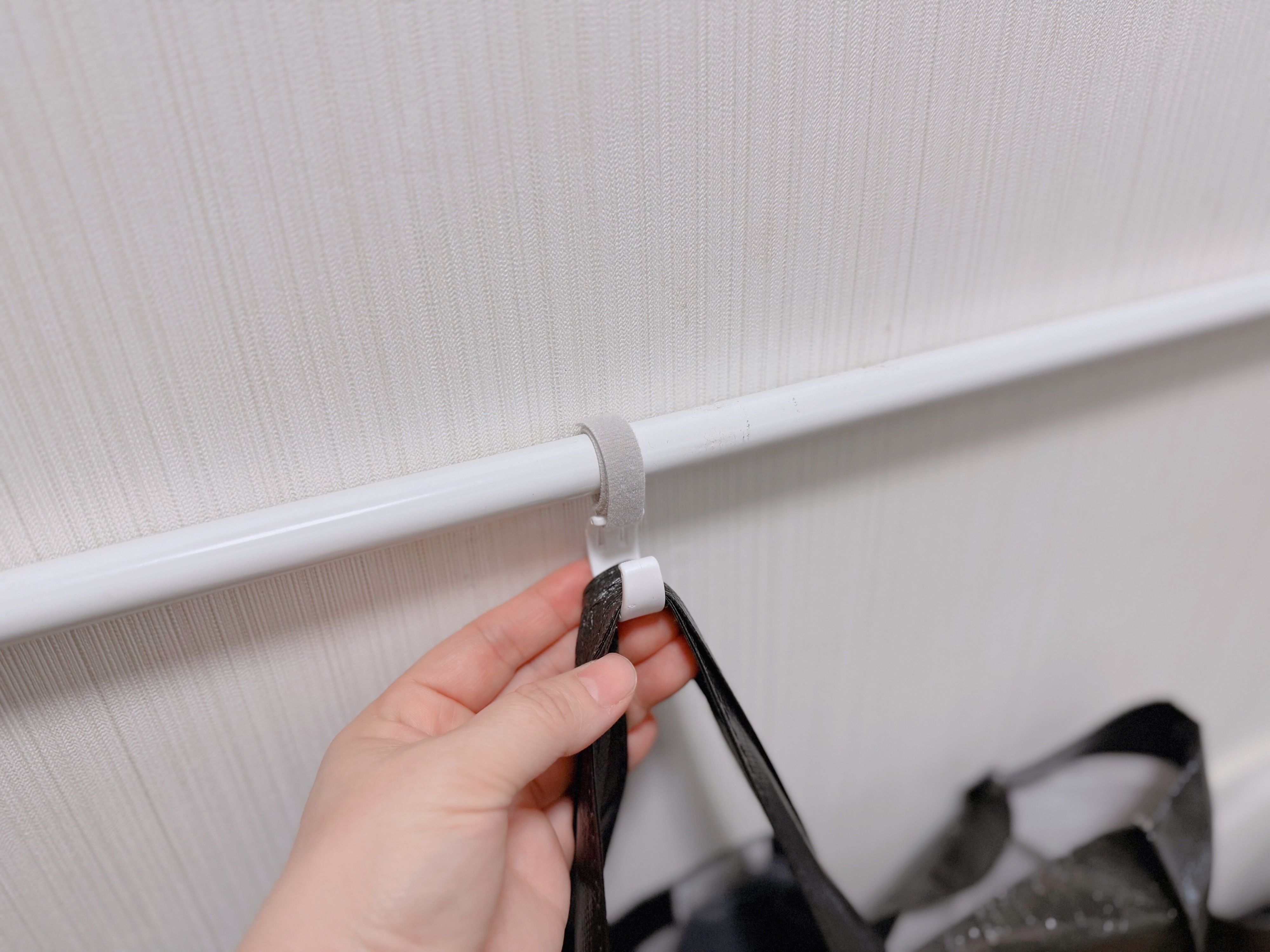 2．ベルトでしっかりとまるフックS