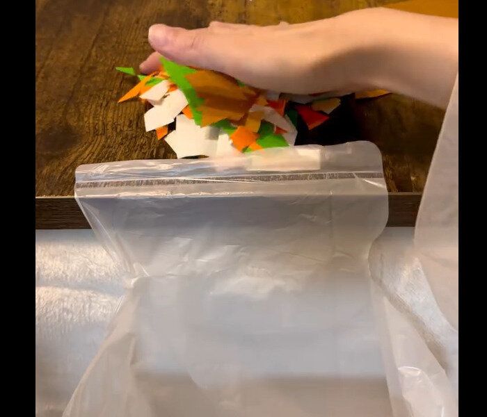 【3COINS】便利すぎ!シンクにペタっと穴あきゴミ袋