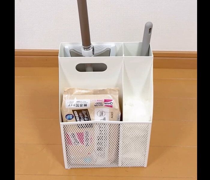【3COINS】去年は即完売!お掃除ワイパー収納ダブル