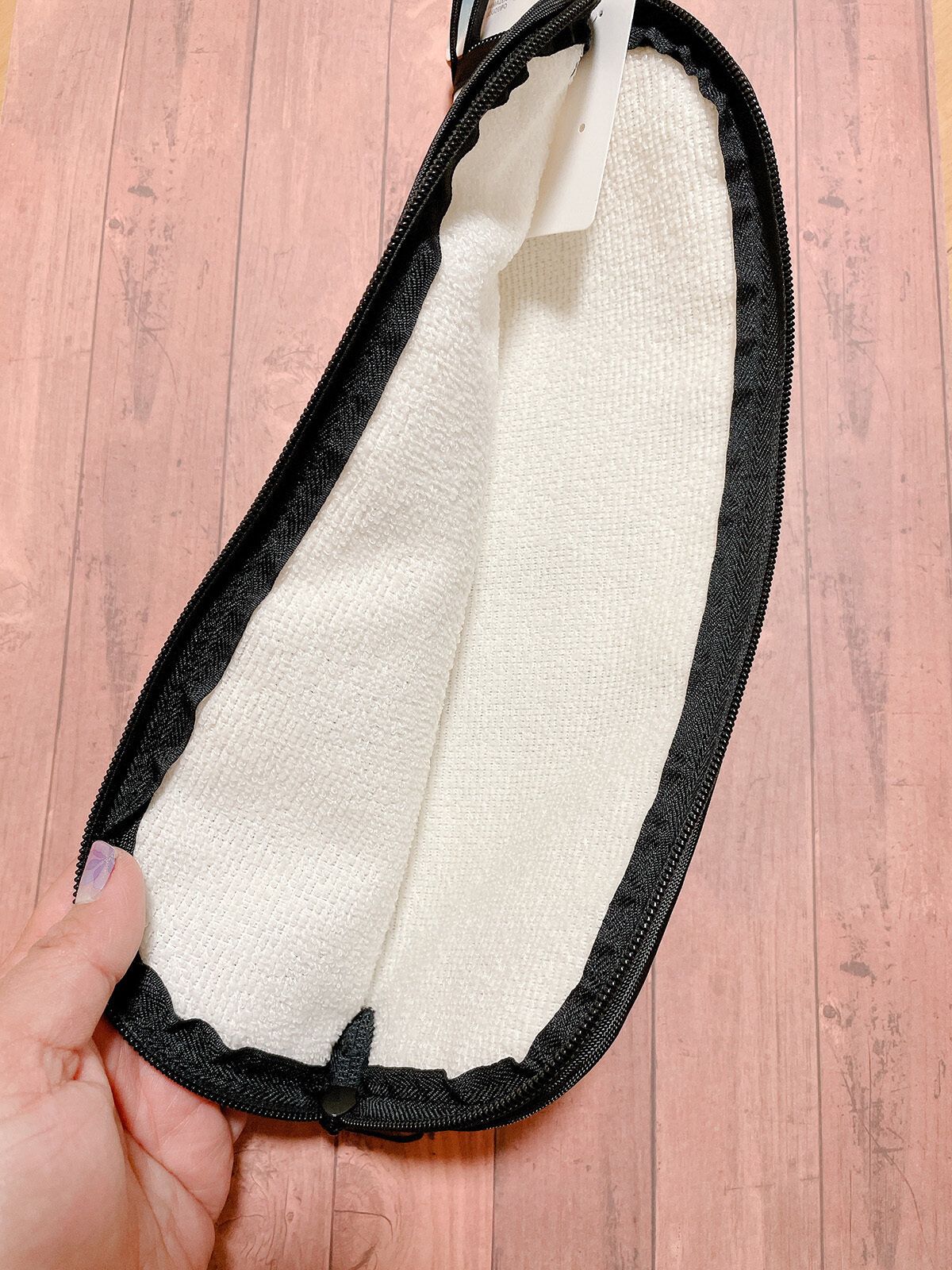 内側は吸水性抜群のマイクロファイバー