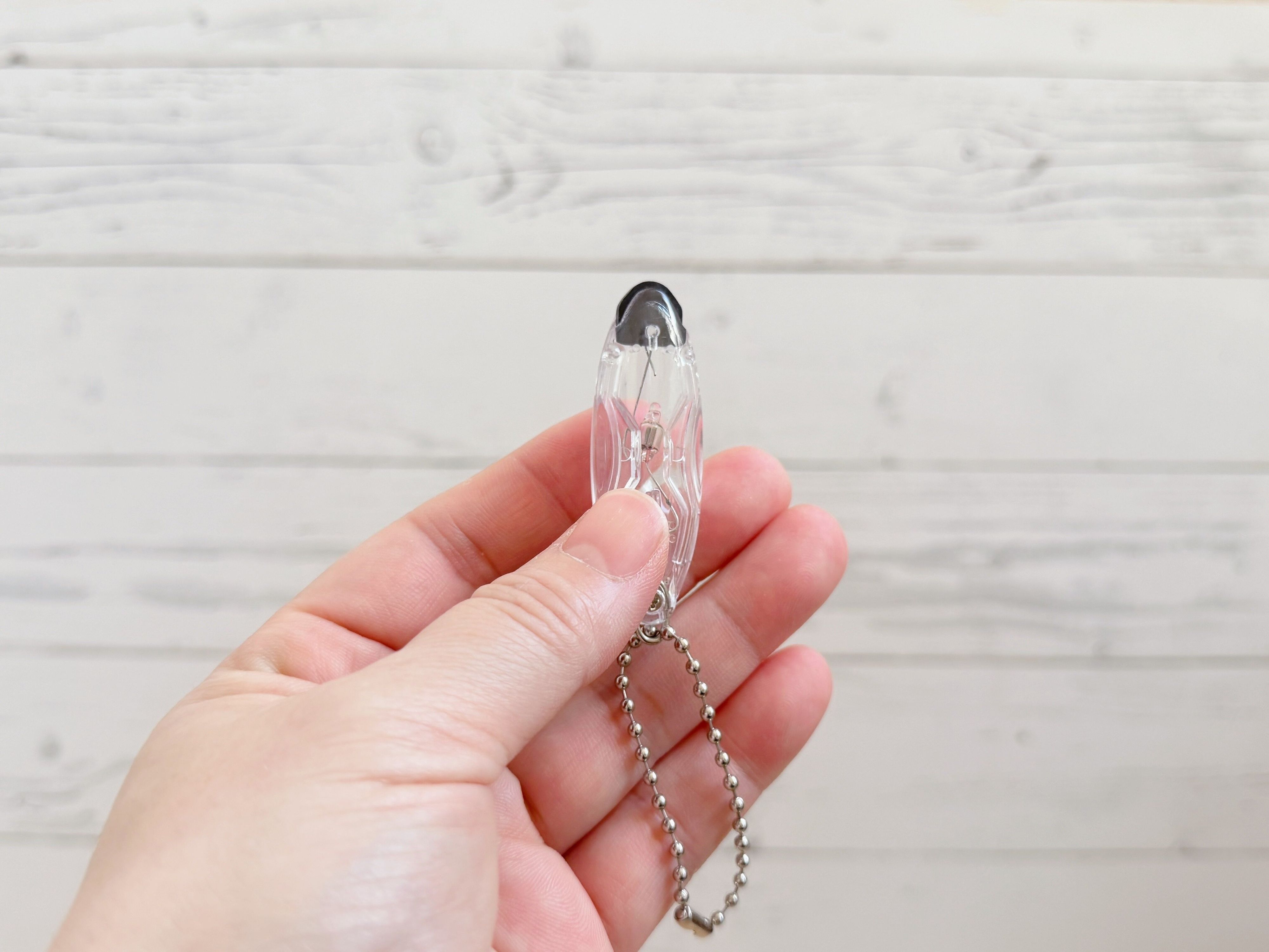 飛ぶように売れてる【ダイソー】「静電気のバチっを防いでくれる!」超優秀人気グッズ3選