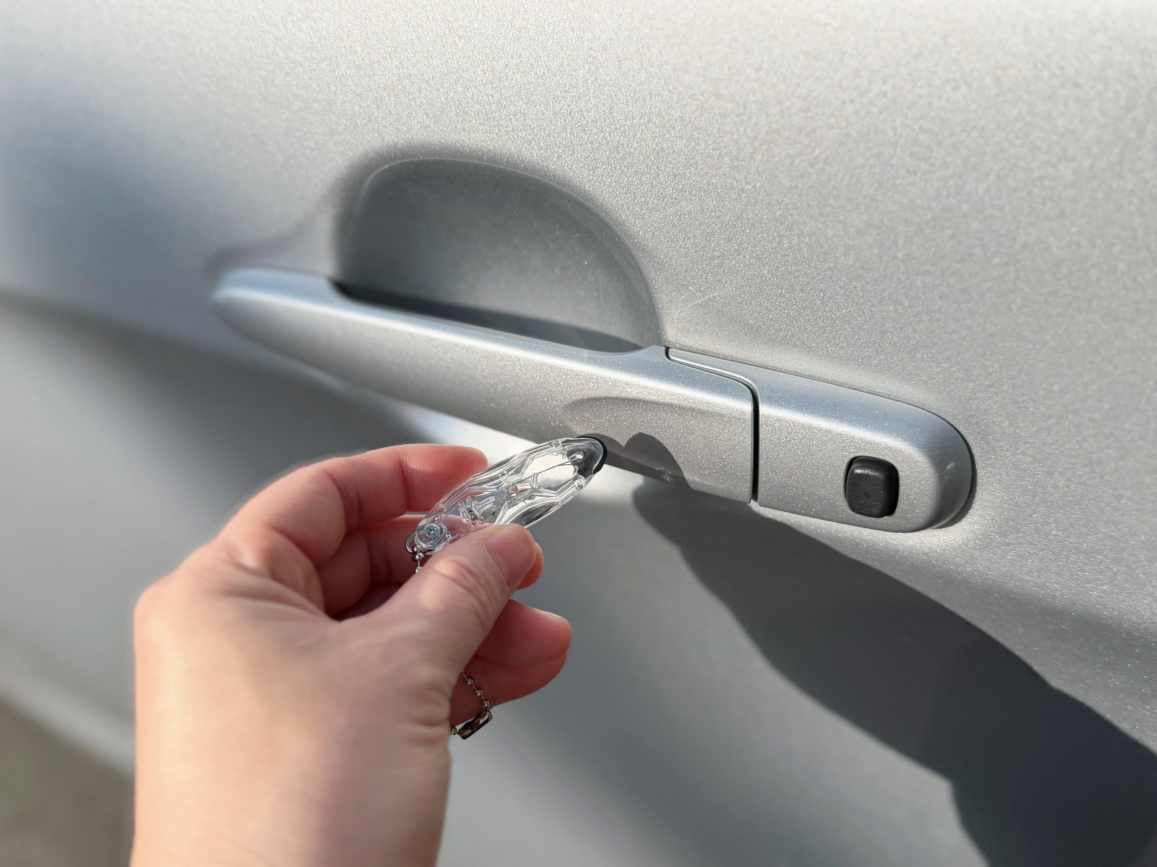 2.静電気除去キーホルダー