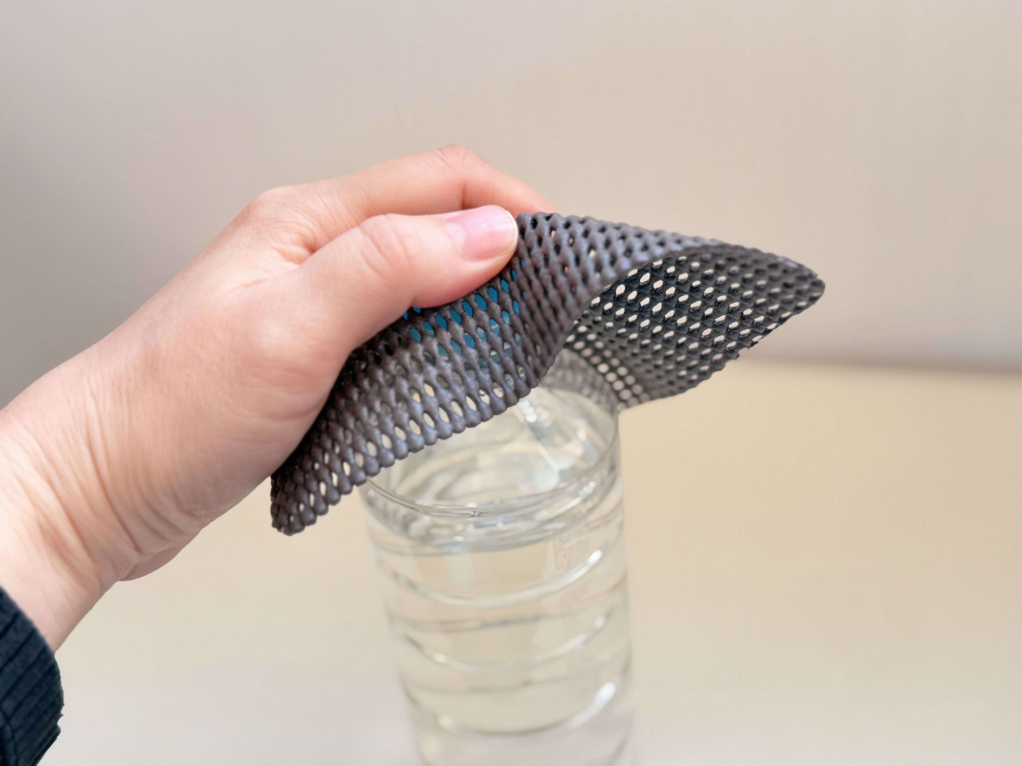 少ない力でフタを開けられる