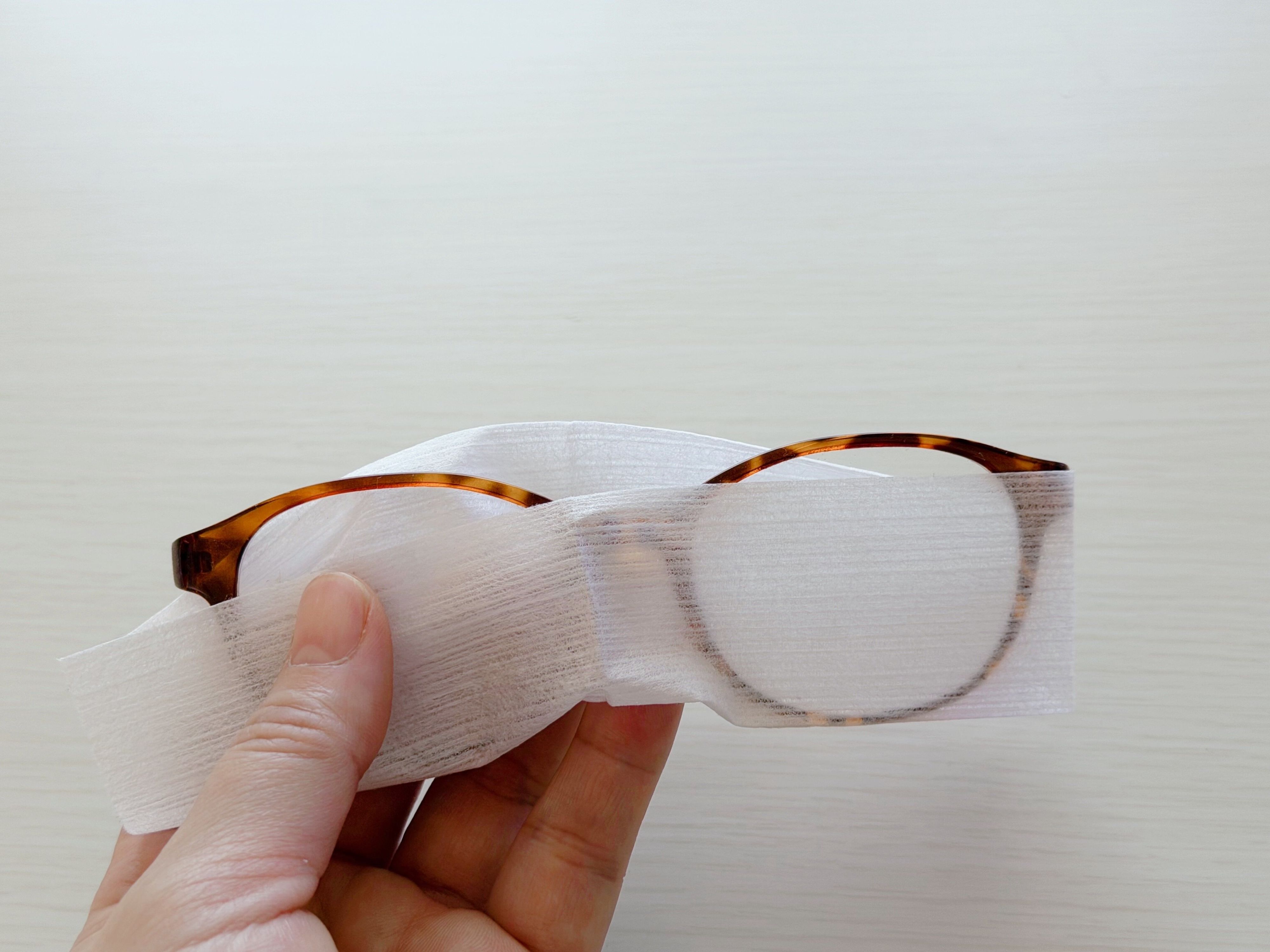 しかも拭けるのは「メガネ」だけじゃない!