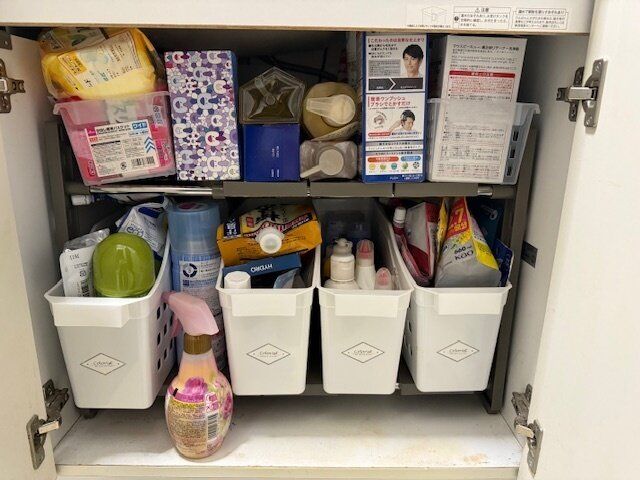 【3COINS】これすごい！どんな場所にも合わせて設置ができる！伸縮シンク下収納棚でスッキリ！