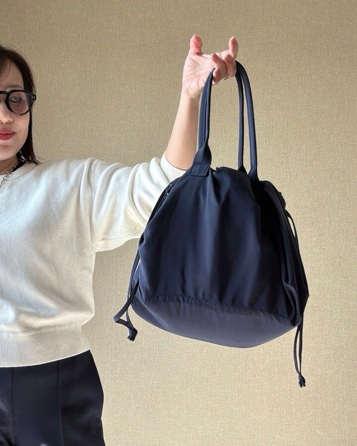 ユニクロ　ドローストリングバッグ