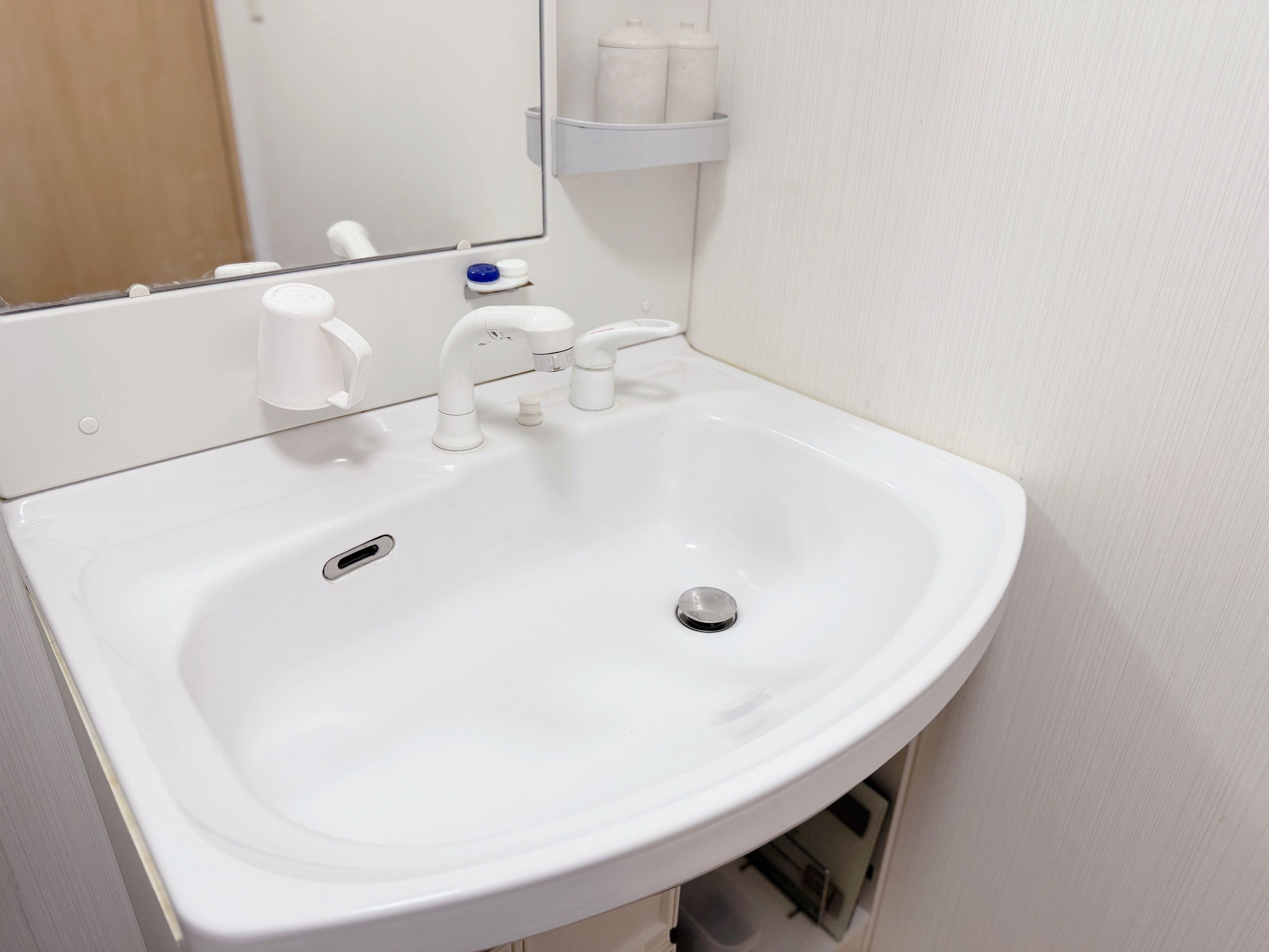 ごちゃつく洗面台下が一気にすっきり!見違えるほど整う収納アイデア3選