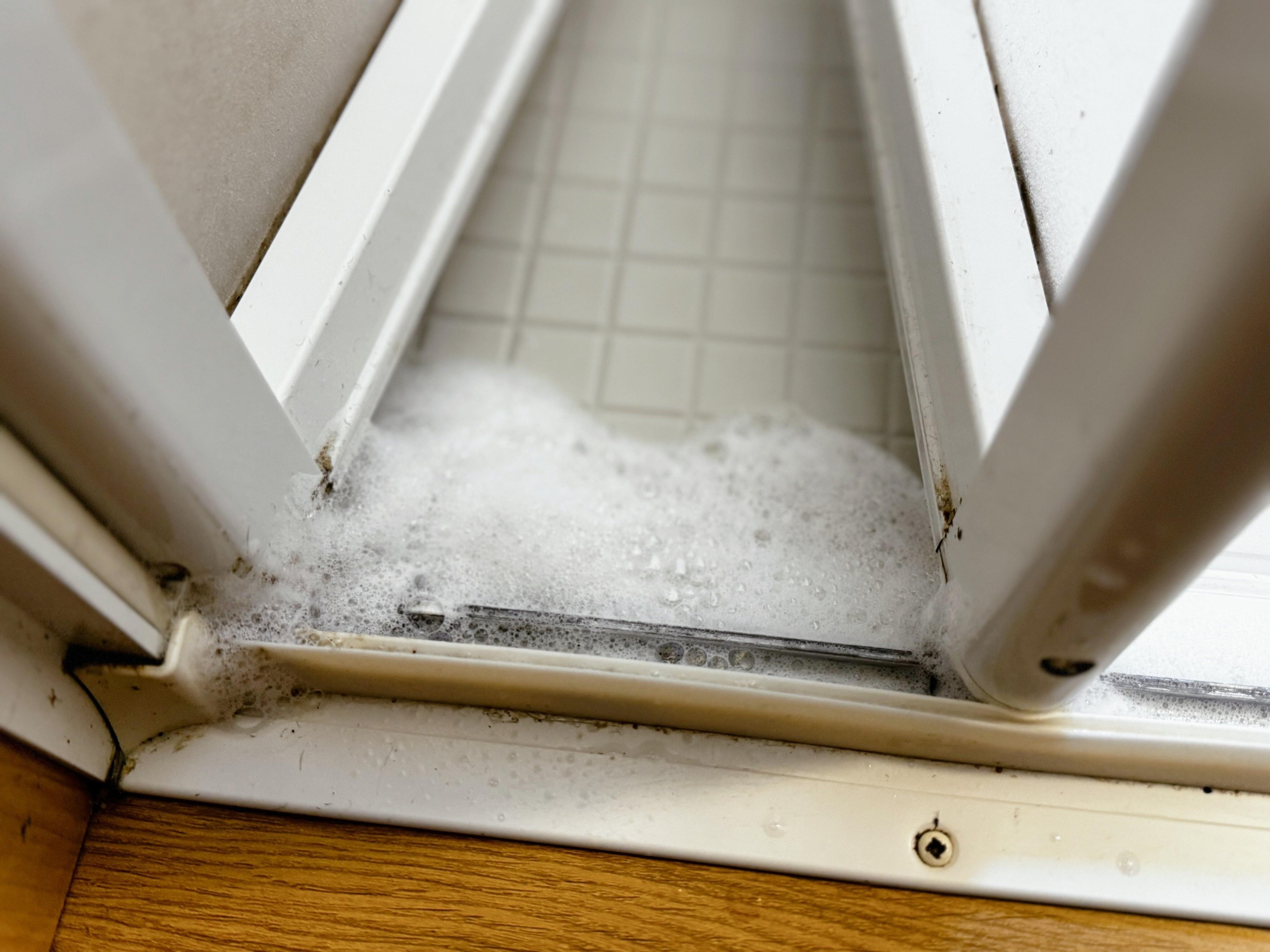 ドアサッシの掃除方法