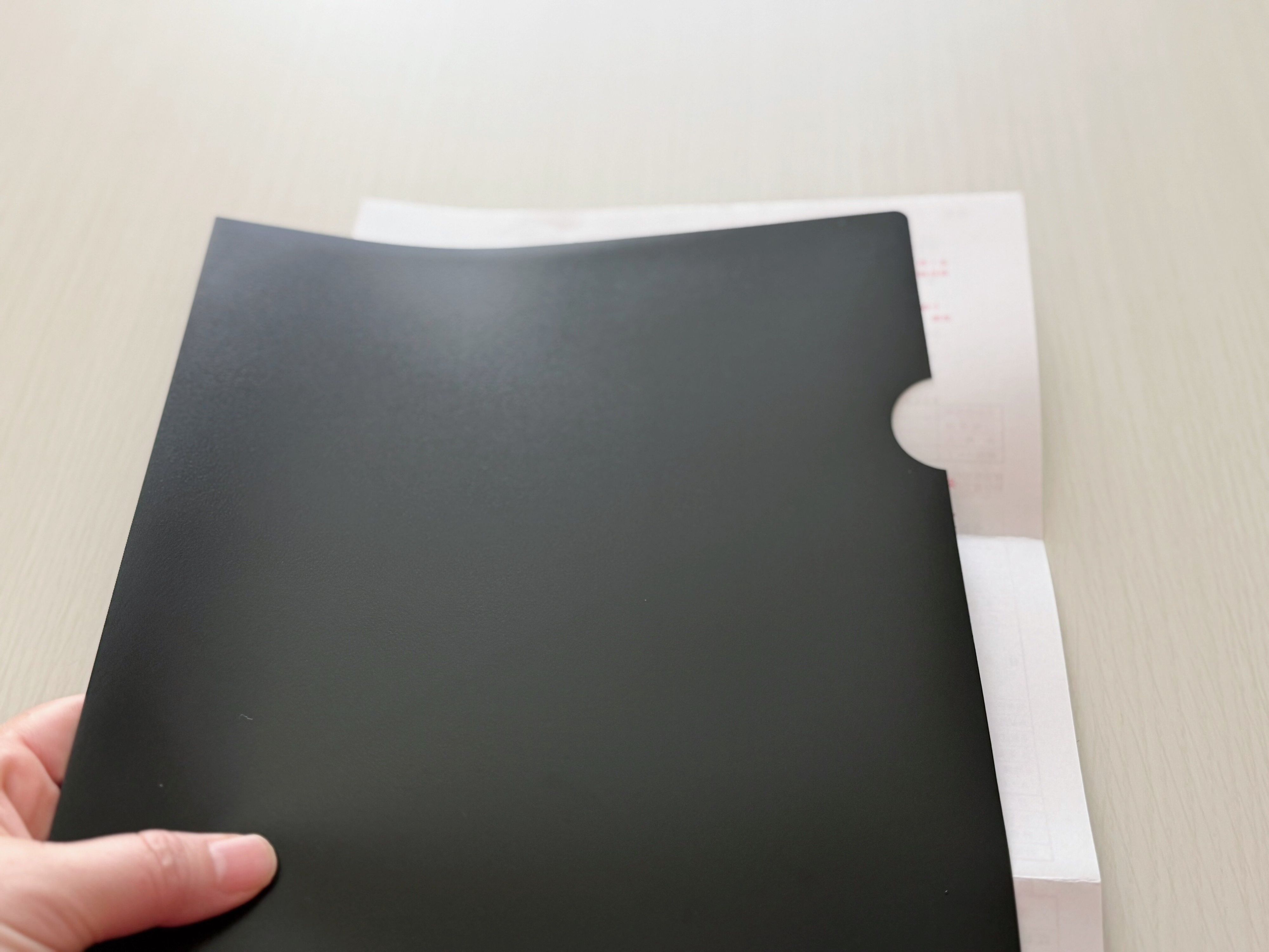 黒色だから見せたくないプリント管理に最適