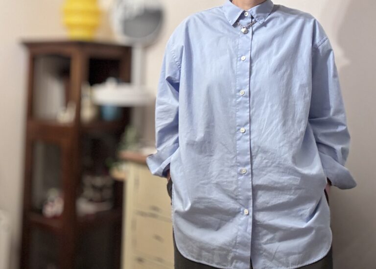 【40代】体型カバーと「美人見え」を両立！春の3大トップス攻略法