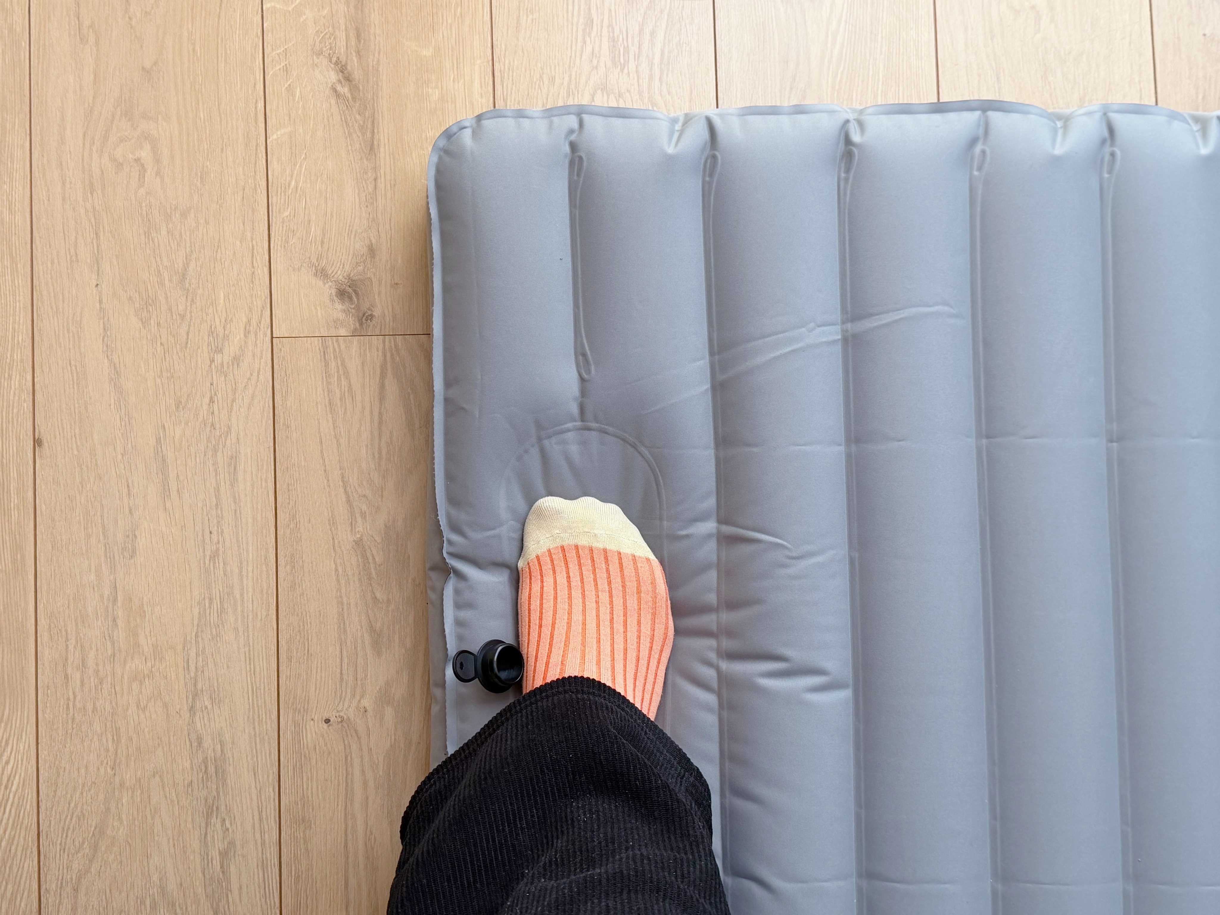 1．足踏みで空気を入れることができるから