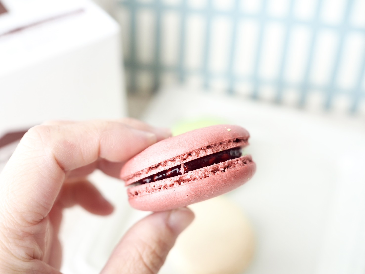 シャトレーゼ「マカロン　フランボワーズ」