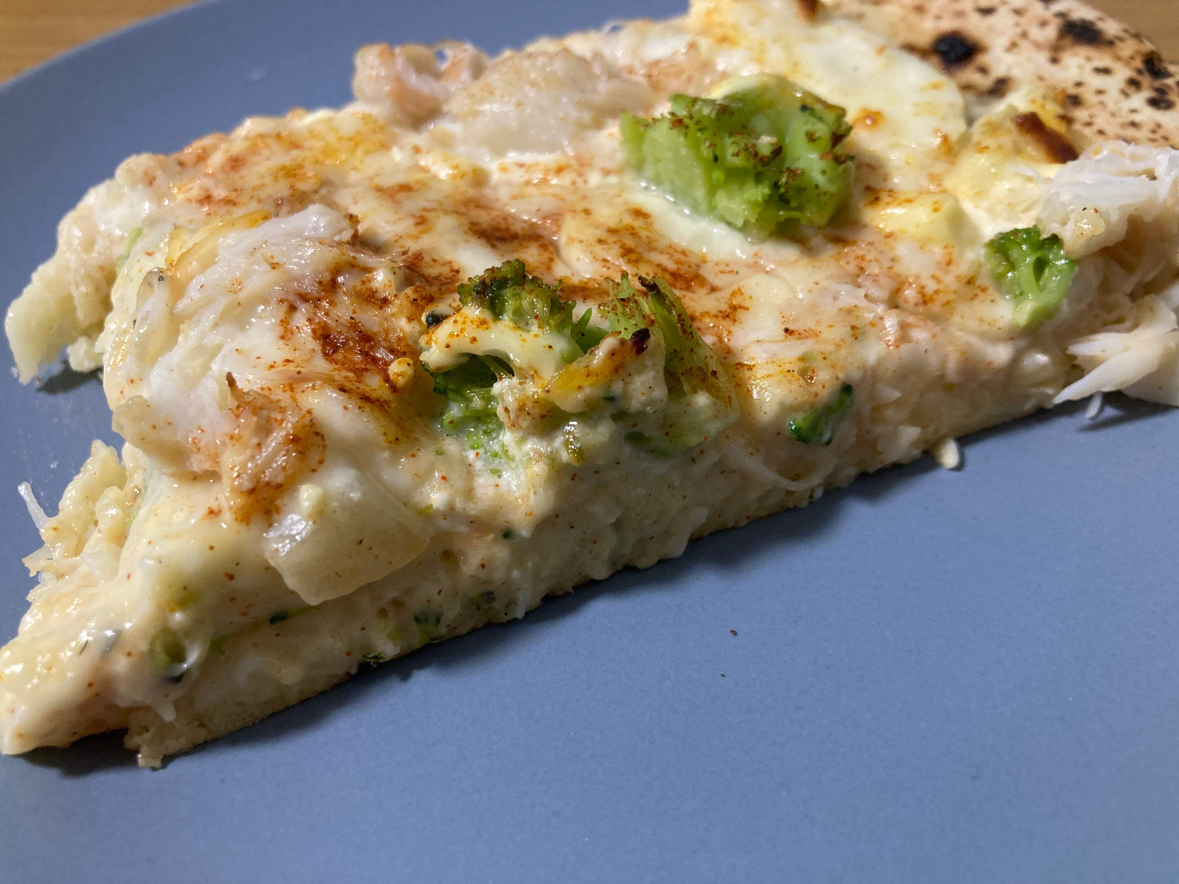 ズワイガニのピザの断面