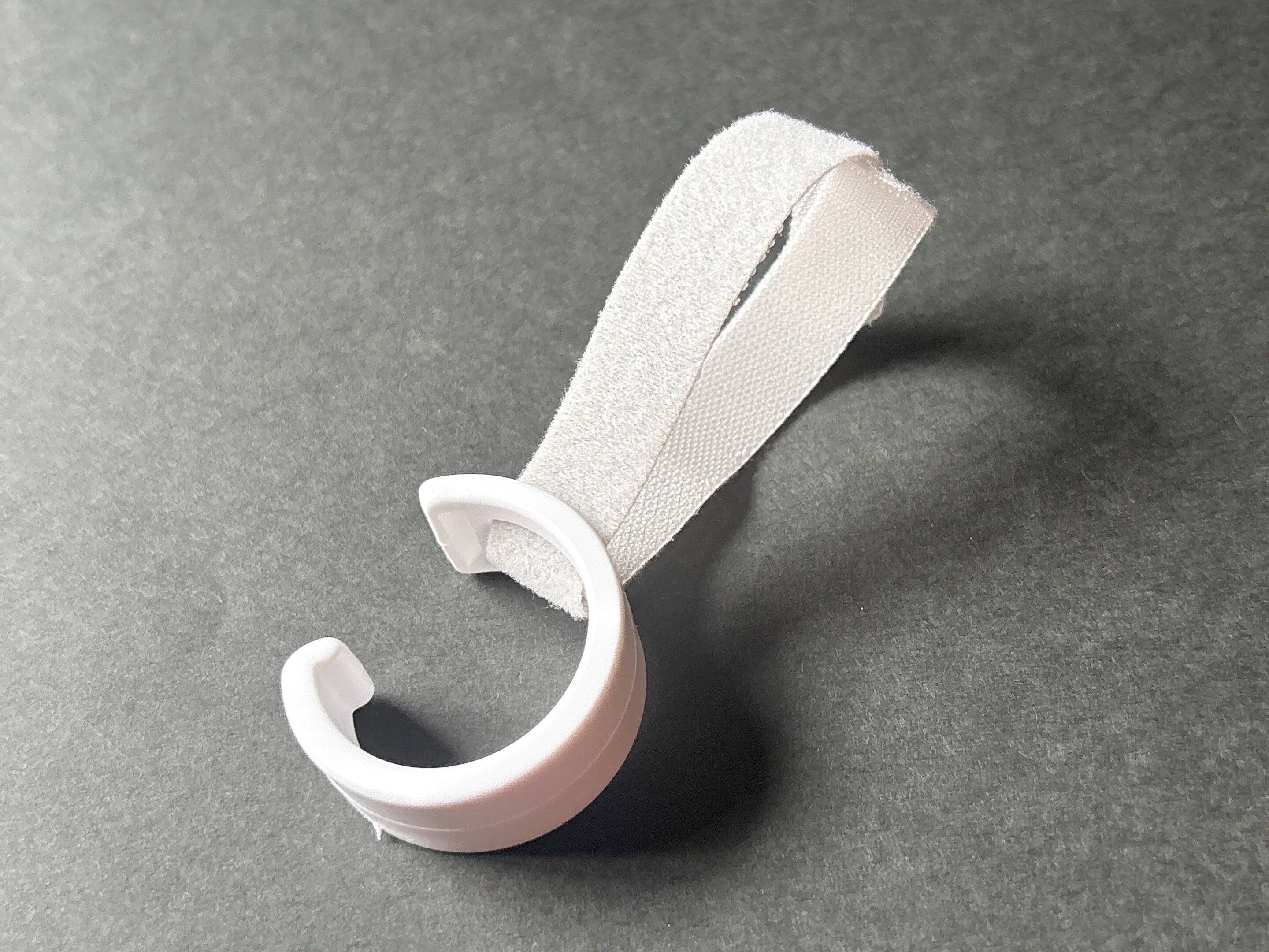 ダイソーベルトでしっかりとまるフックM