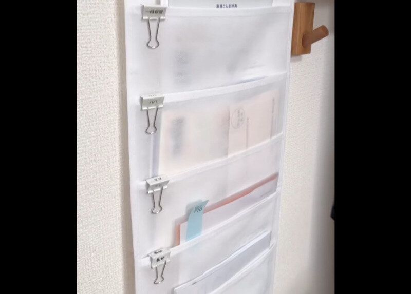 【ダイソー】忙しいママ必見!吊り下げシャツ収納