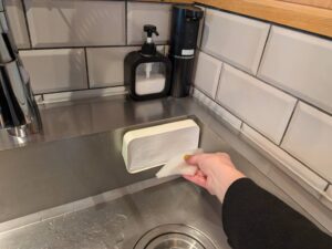 ひとつあれば家中ピカピカ！？“洗浄力・コスパ抜群“昔ながらの固形洗剤『ミスターQ』