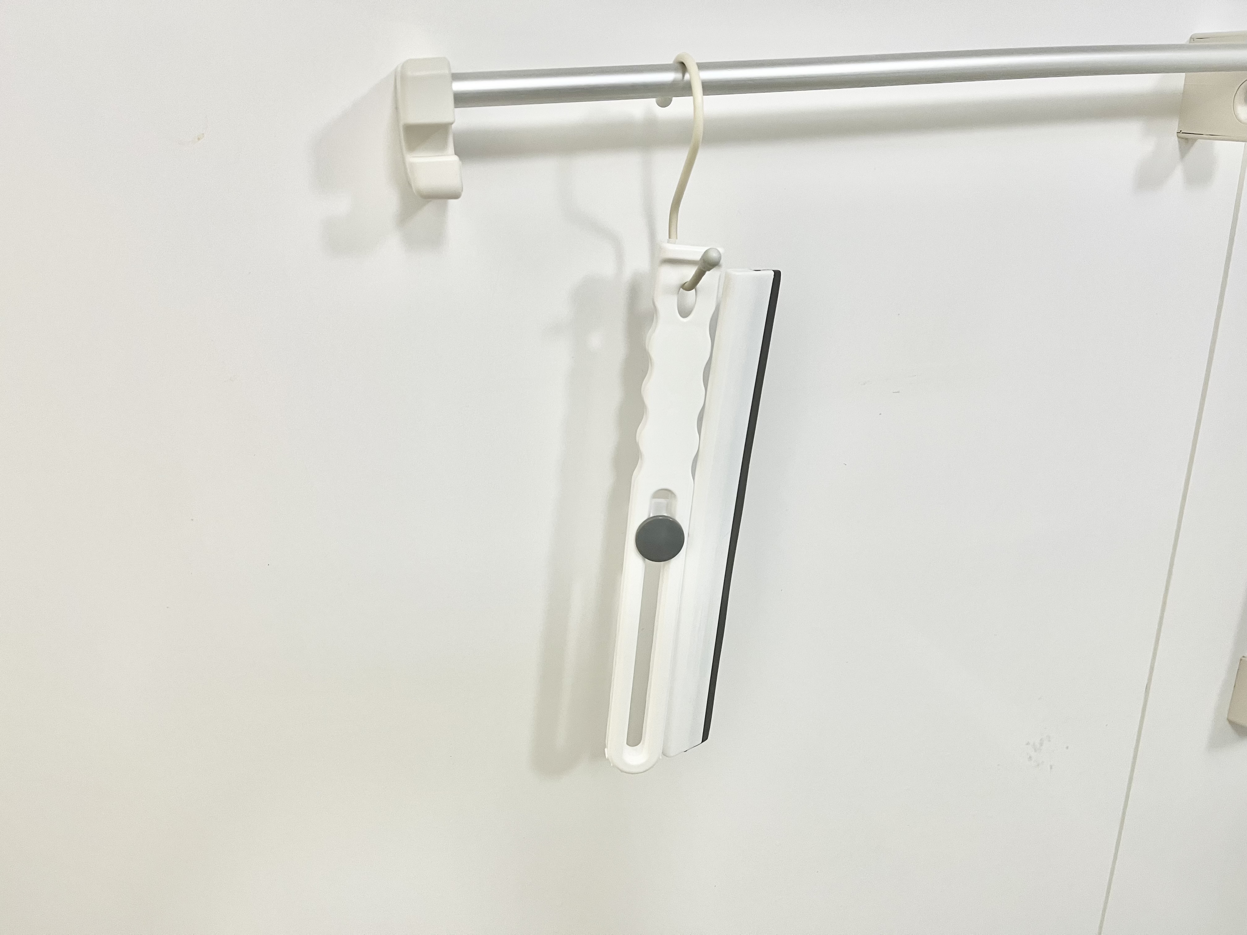 セリア「折りたためるガラスワイパー」の収納時の画像