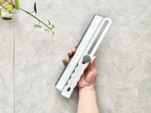 「これ考えた人、天才！」「1度使うと手放せない！」セリアで見つけた画期的なお掃除グッズ