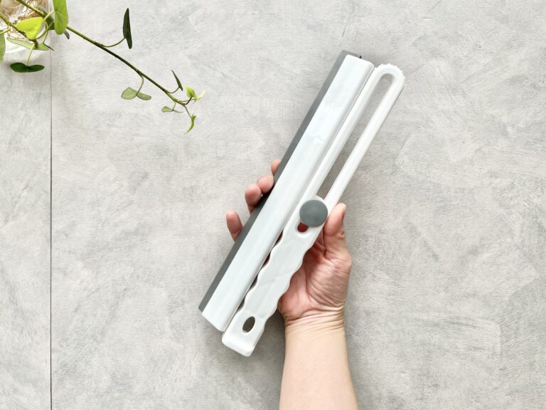 「これ考えた人、天才!」「1度使うと手放せない!」セリアで見つけた画期的なお掃除グッズ