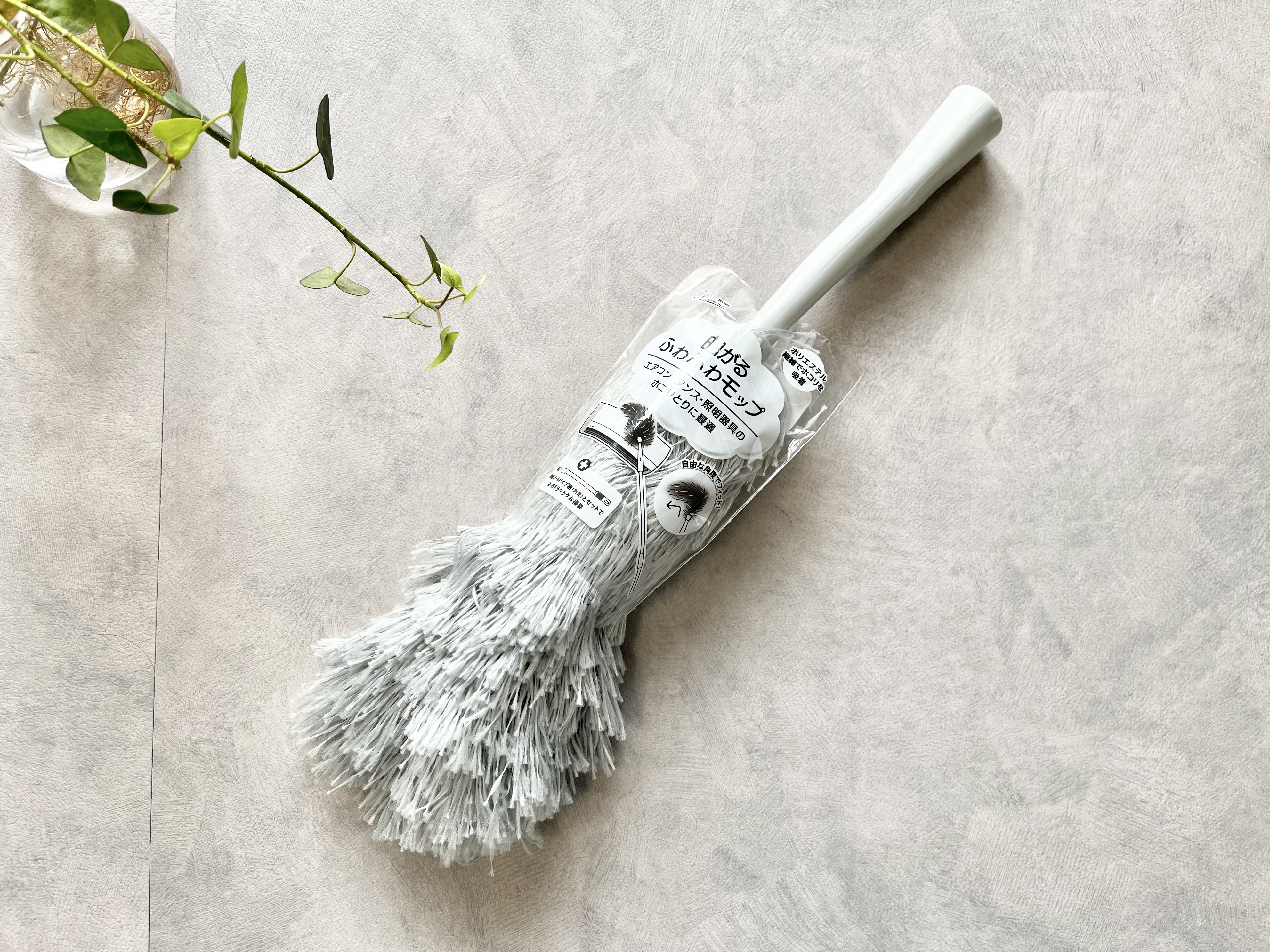 セリアの「曲がるふわふわモップ」の商品画像