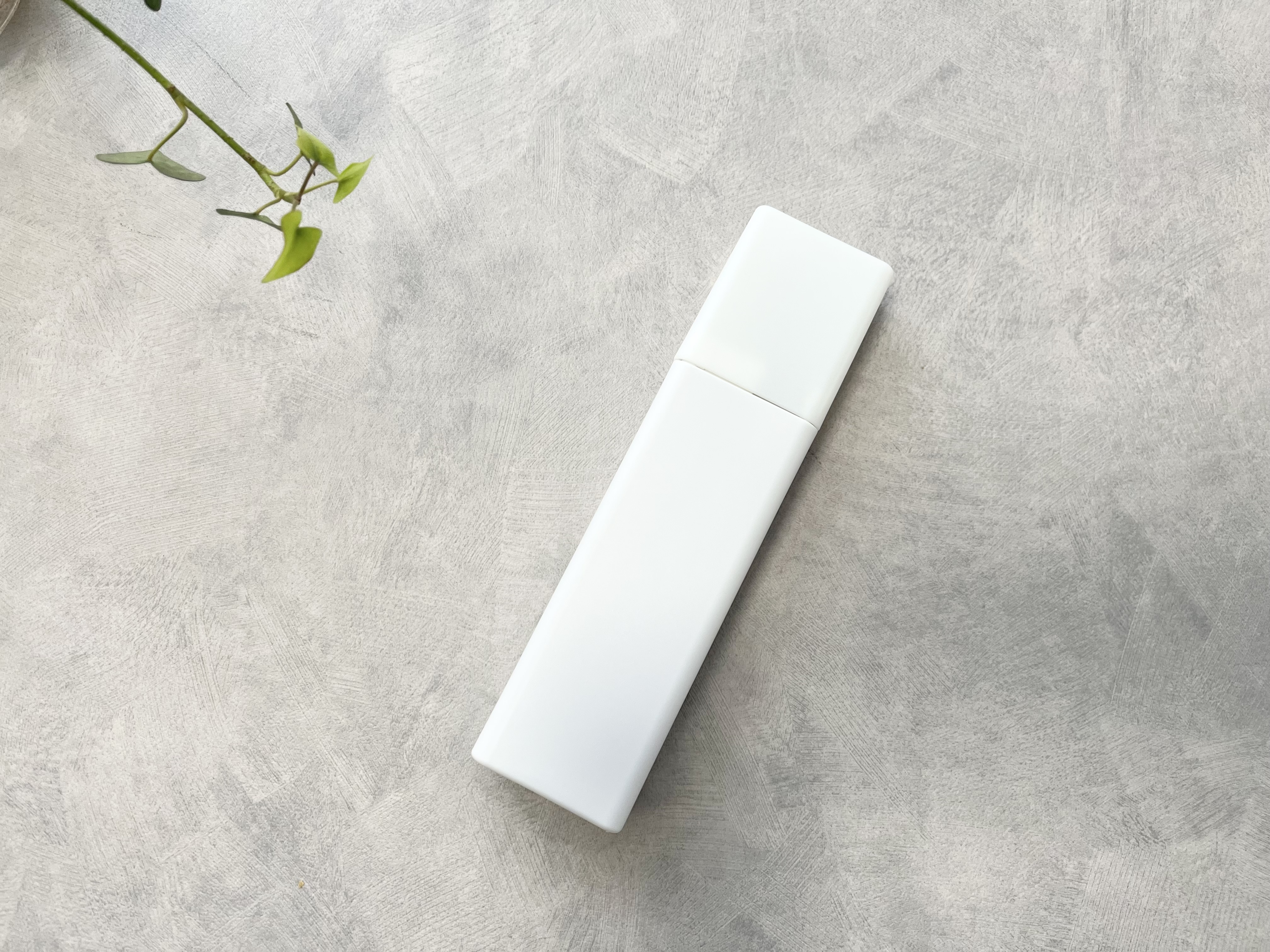 セリアの「コップ付き 立つ歯ブラシケース」の商品画像