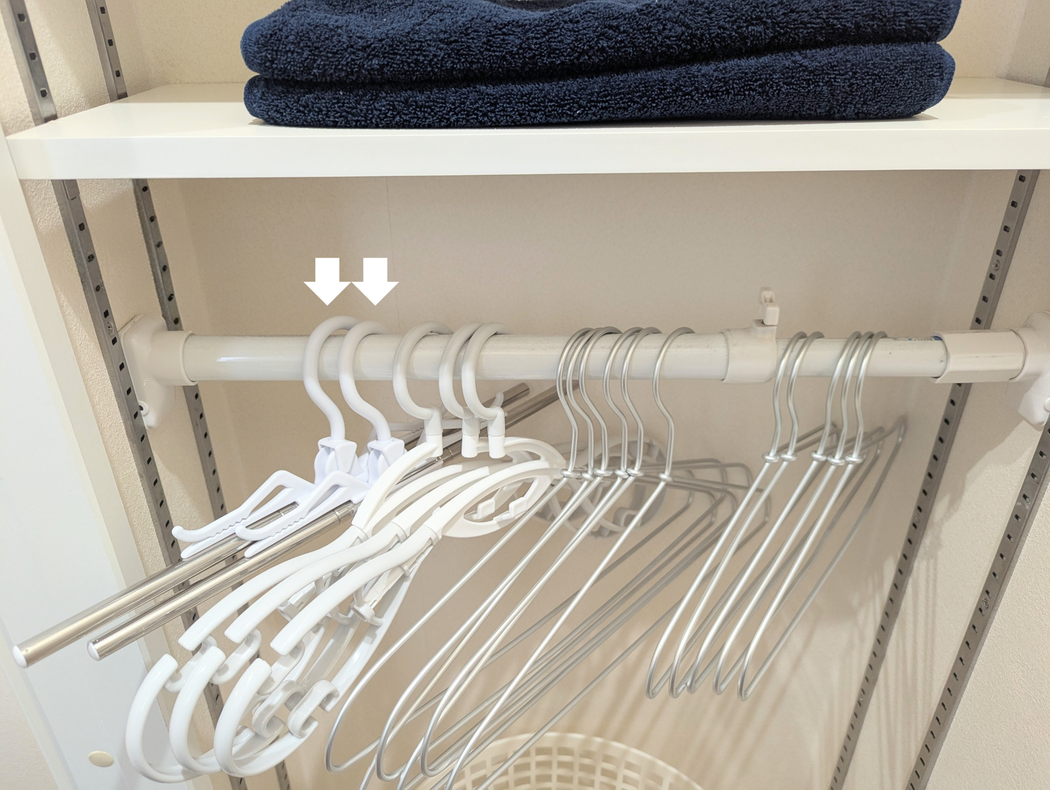 ボックスシーツハンガーを収納している様子