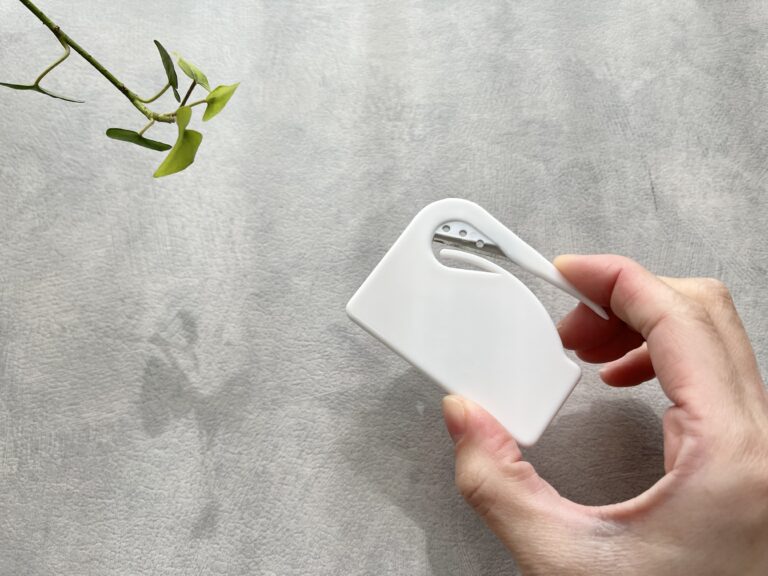 「1台2役以上に使えて便利！」「開封もカットも楽らく！」ダイソーの技ありカッターは見付けたら買わなきゃ損