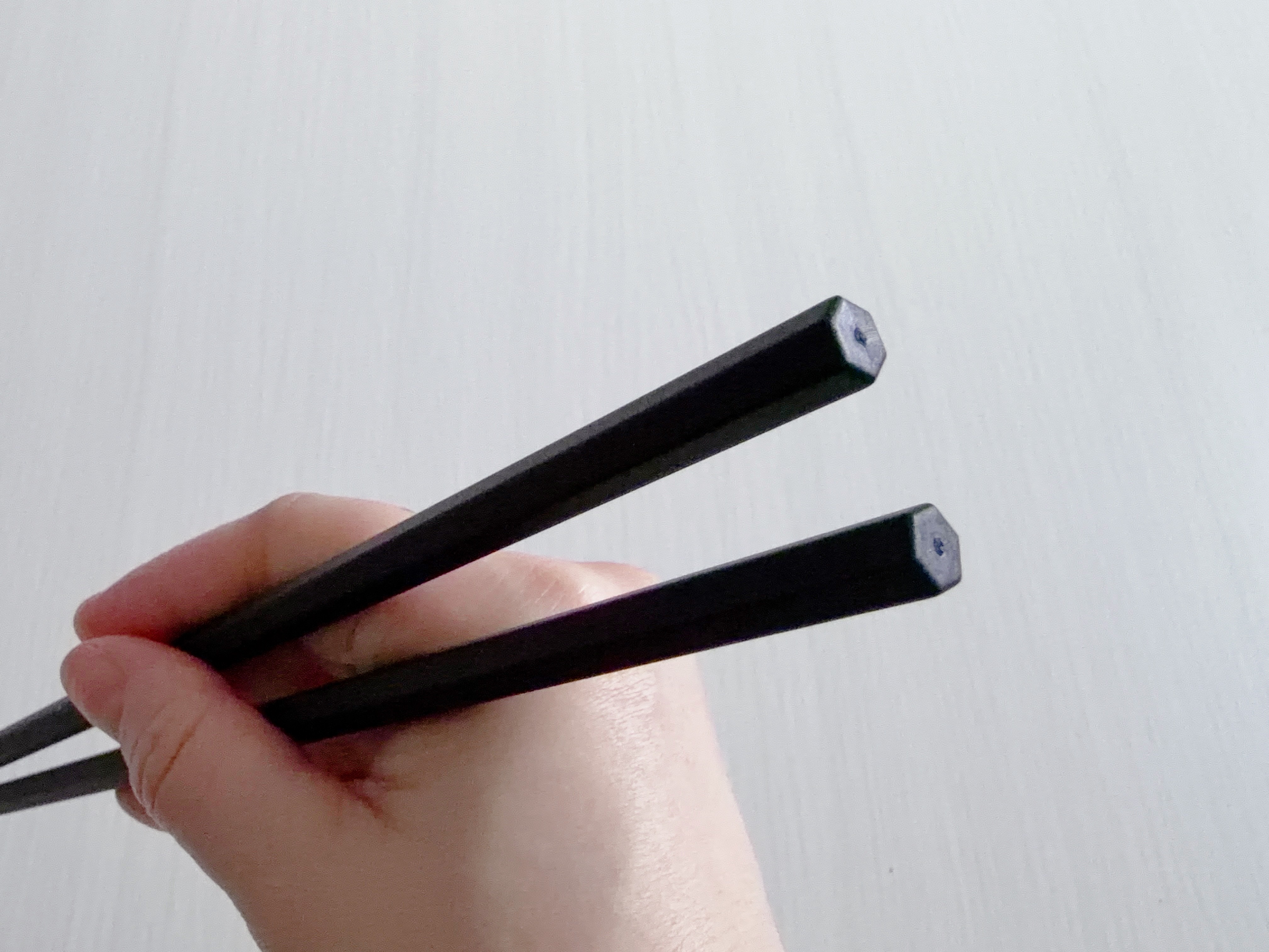 ポイント3．菜箸の先端やフライパンを傷つけにくい