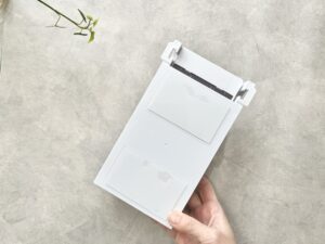 【ダイソー】220円で収納が増える！90度折れ曲がる「取り付け式引き出し」が画期的