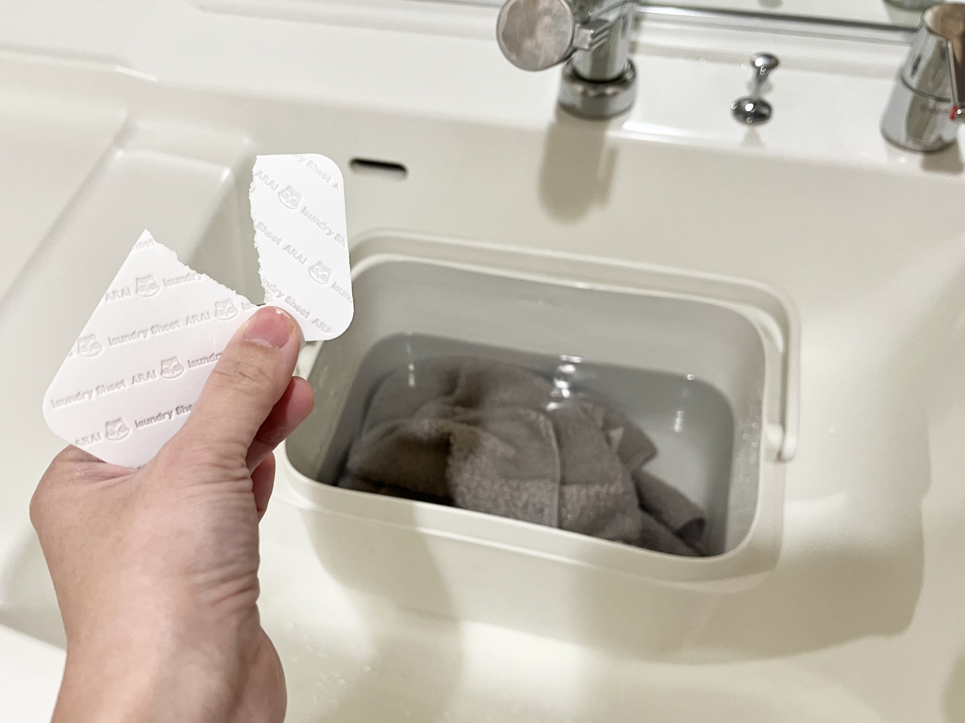 ダイソーの「洗たく用洗剤シート」の使い方画像