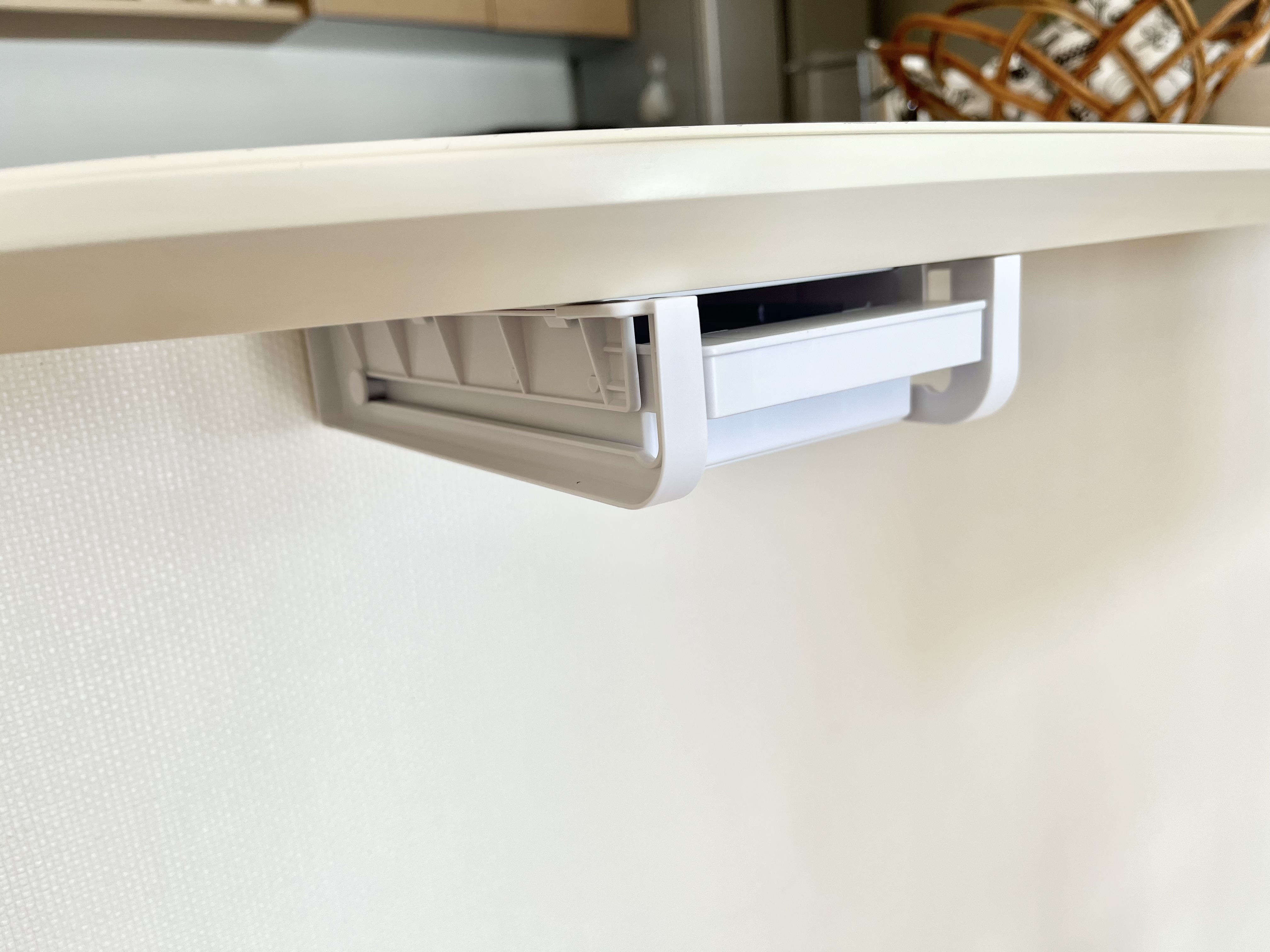 ダイソーの「取り付け式引き出しケース」を取り付けた画像