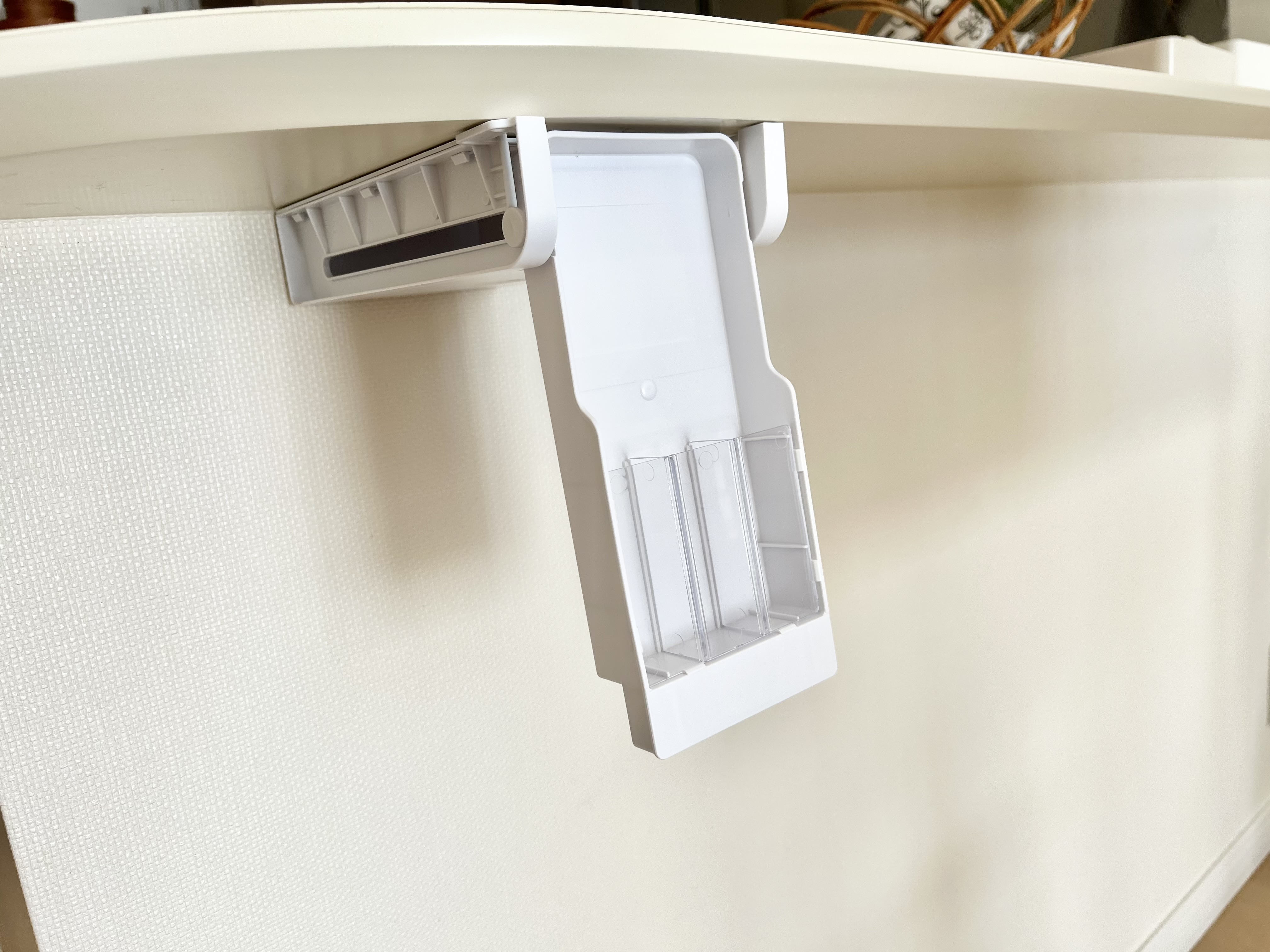 ダイソーの「取り付け式引き出しケース」を開けた画像