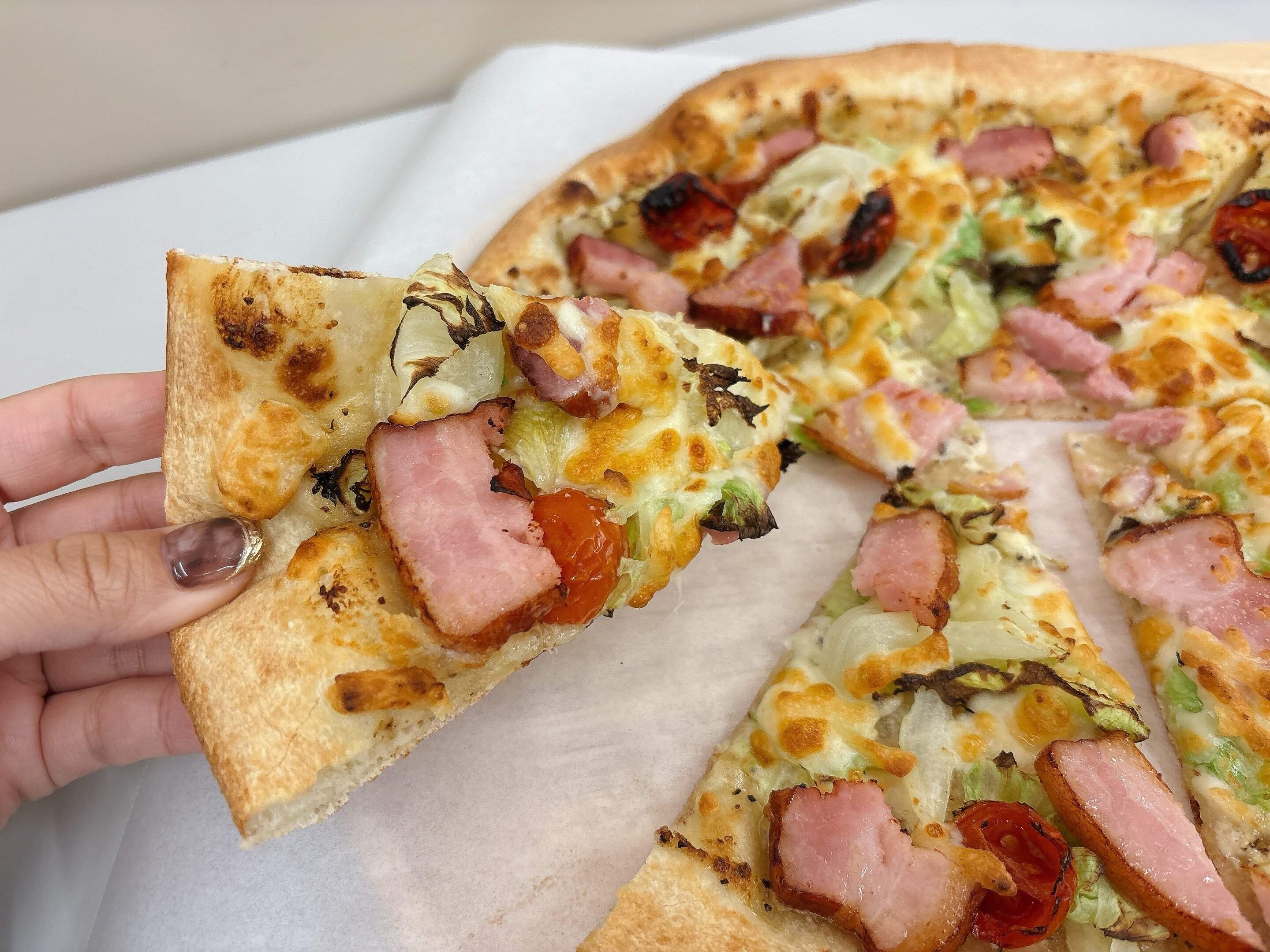 食べ応えたっぷりピザ