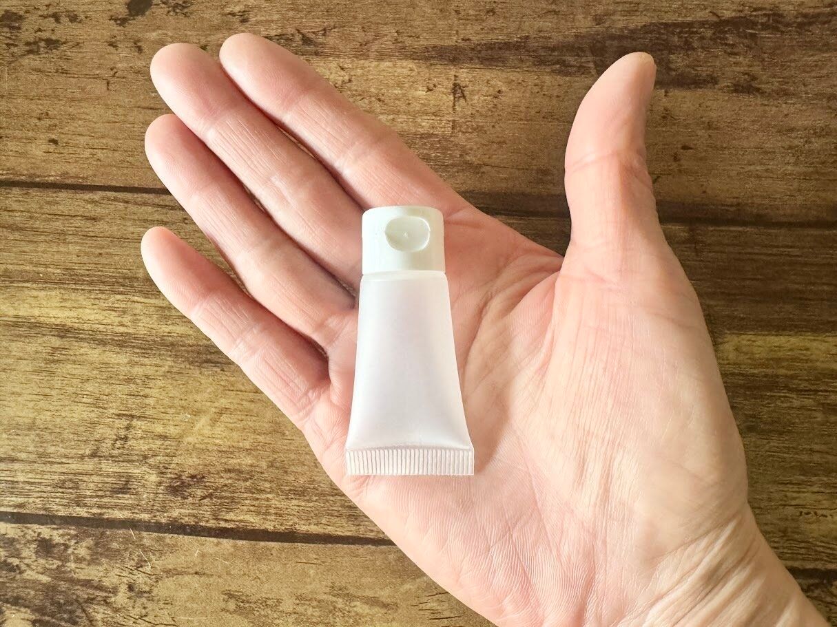 【セリア】見つけたらすぐ買って!110円で「ハンドクリームどこ?」が解決。家中どこでもサッと塗れる名品