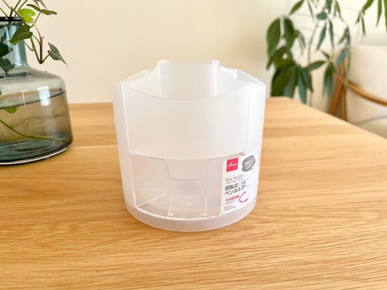 「110円じゃないけどすぐ買って！」「お値段以上に大活躍！」ダイソーのデスク周りが快適になる便利グッズ