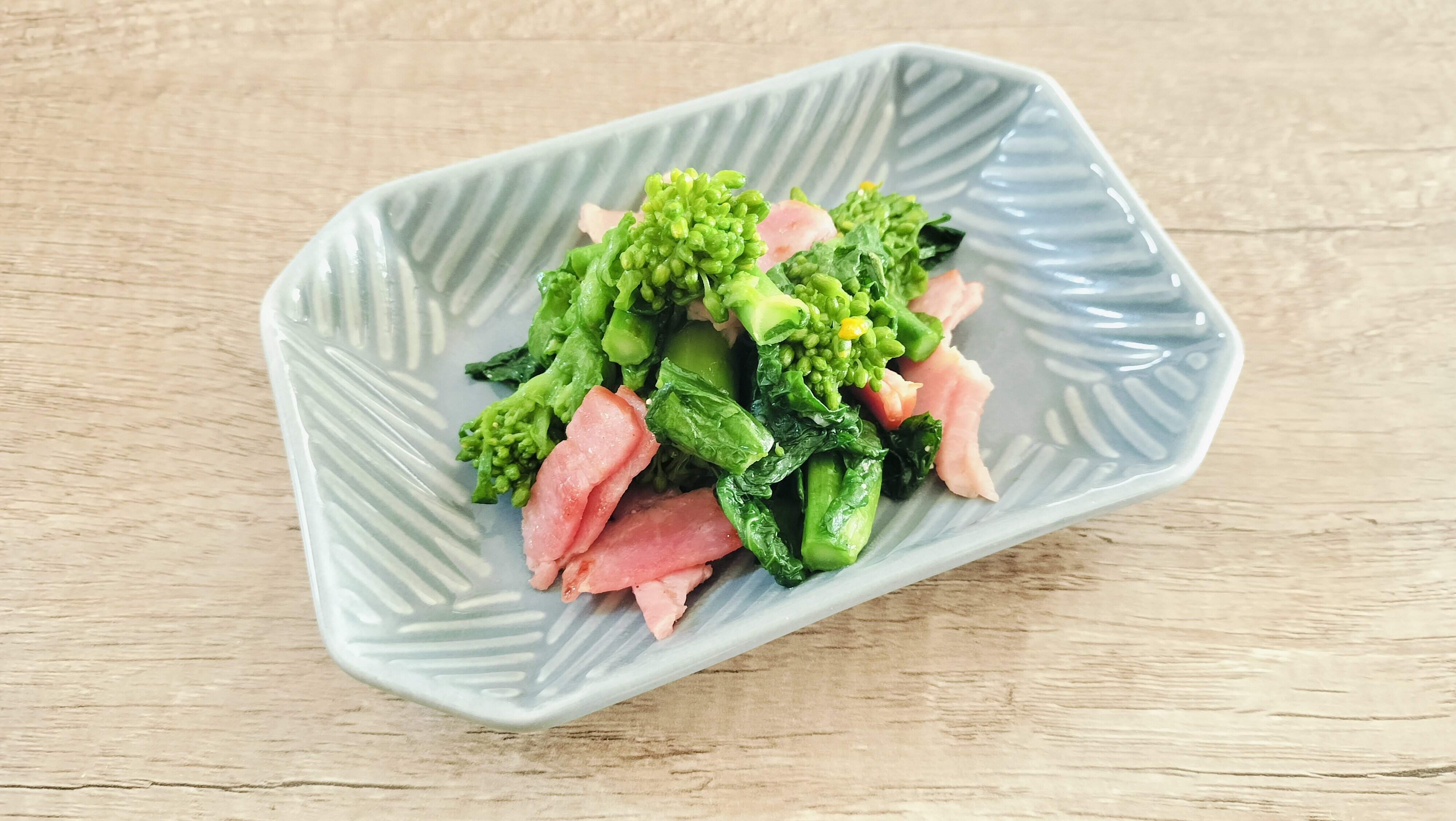 菜花とベーコンの炒め物