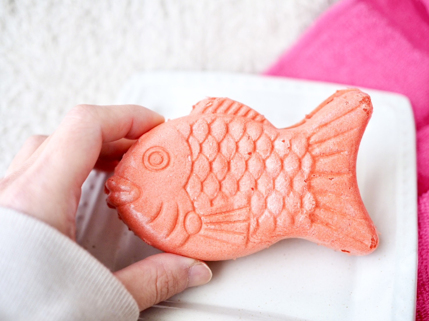 シャトレーゼ「和菓子アイス たい焼き最中 福岡県産あまおう しっぽまであん」商品写真