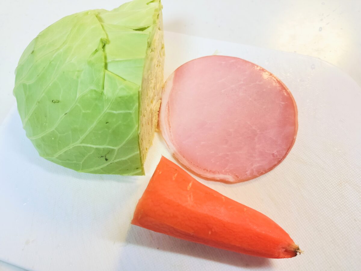 キャベツとハムと人参