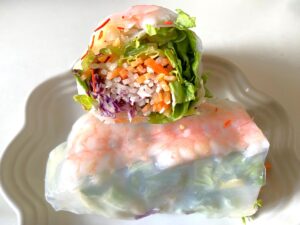 【ロピア】野菜ぎっしり「生春巻き」はボリュームたっぷりでヘルシーな人気惣菜