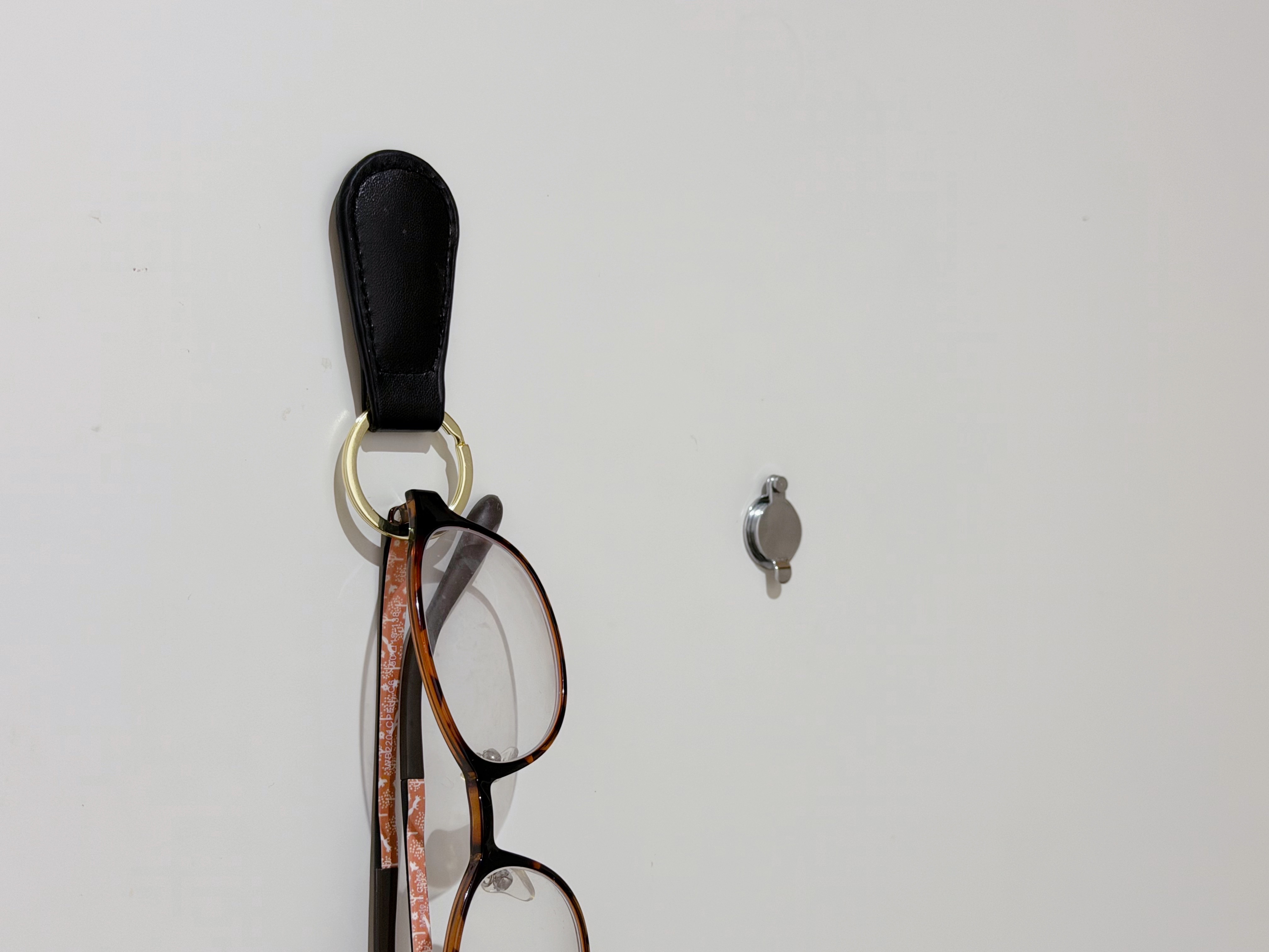 磁石入りでマグネットの壁にくっつく！