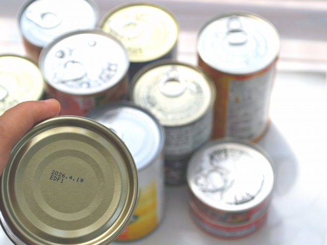 しまいっぱなしのストック缶詰