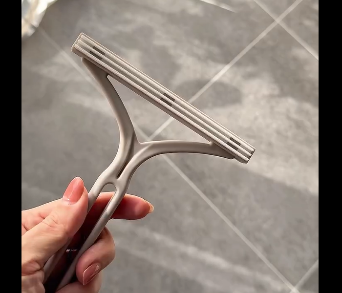 【ダイソー】毛玉ごっそり！T字リントブラシ