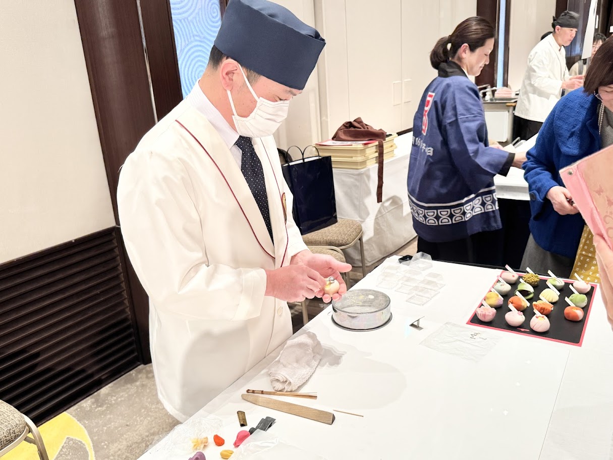 優秀和菓子職人の実演
