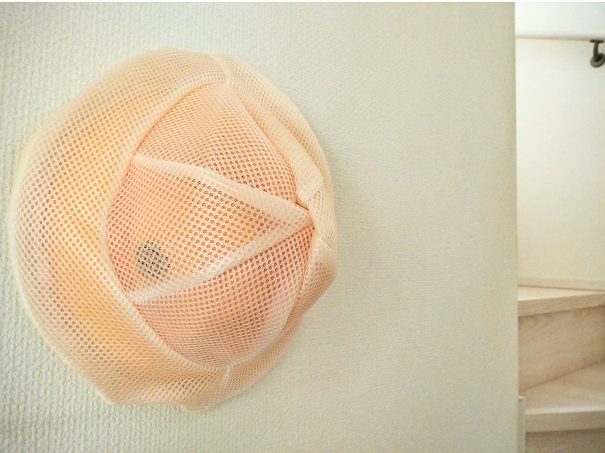 ハットウォッシャーのネットに入れて保管しているところ