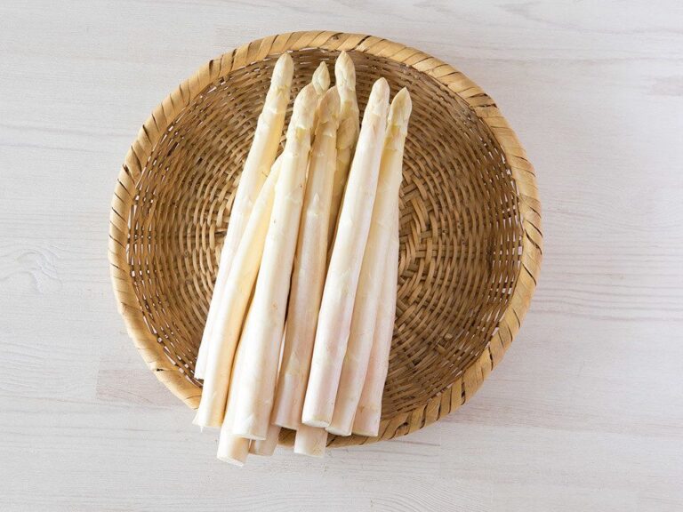 ホワイトアスパラガスをレストラン仕様に！下ごしらえ編